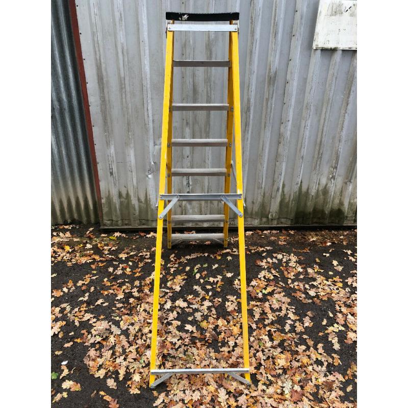 LYTE STEP LADDER 8 TREAD 1.65m