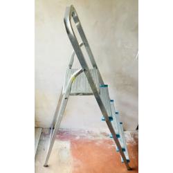 Large step ladders for sale with 4 steps and top platform Home DIY