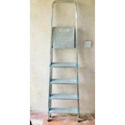 Large step ladders for sale with 4 steps and top platform Home DIY