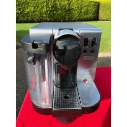 De Longhi Nespresso Lattisima Coffee machine